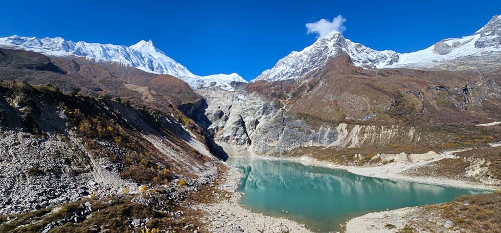 manasalu trek in different